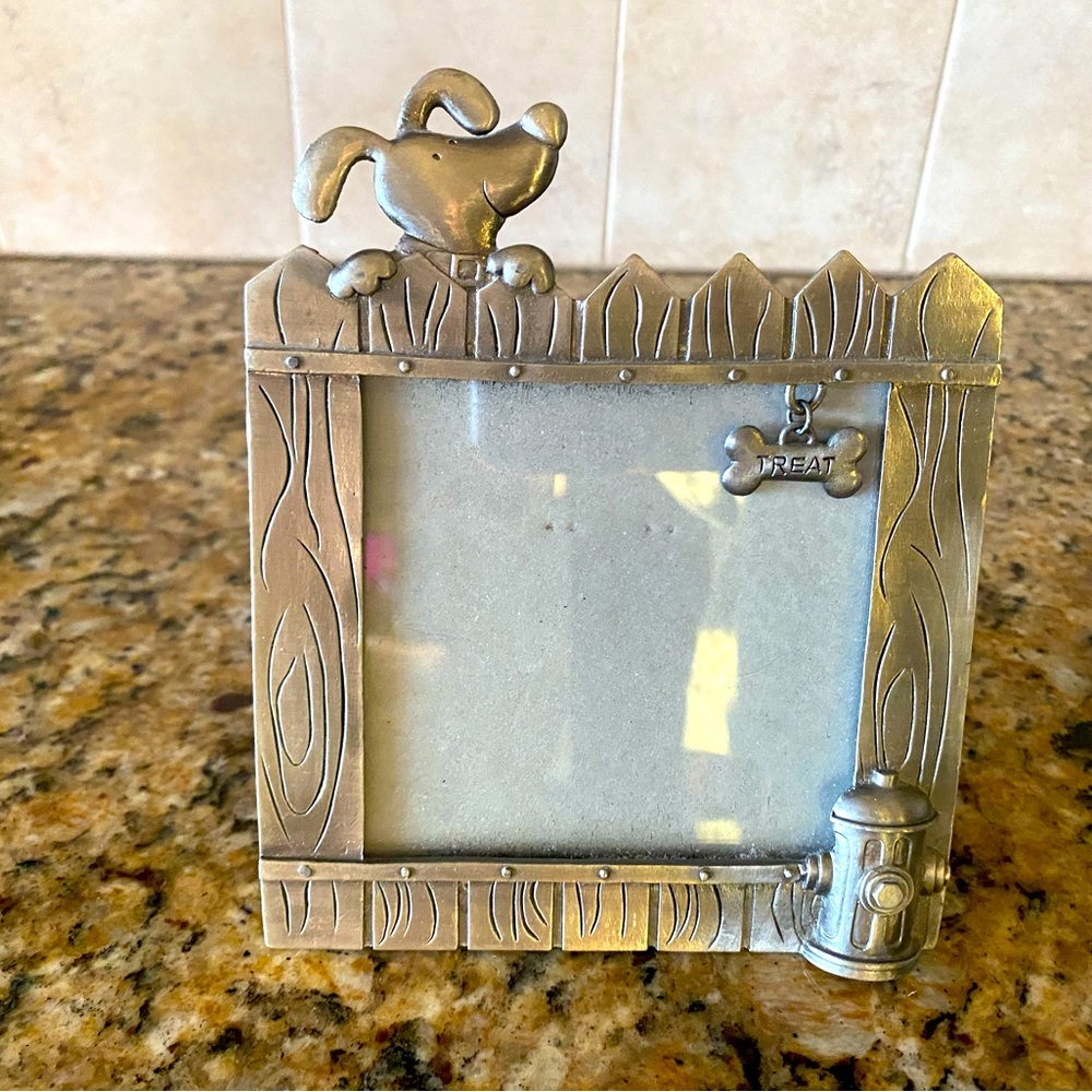 Silver dog picture frame